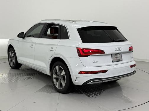 2022 Audi Q5 40 Premium Plus