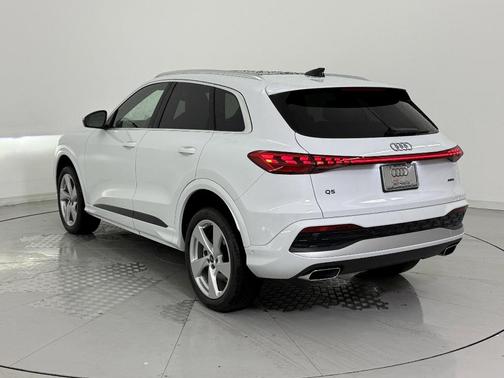 2025 Audi Q5 Premium Plus