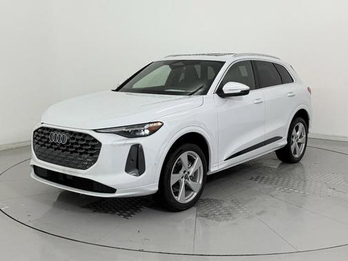2025 Audi Q5 Premium Plus