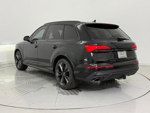 Mythos Black Metallic 2026 Audi Q7 55 Premium Plus