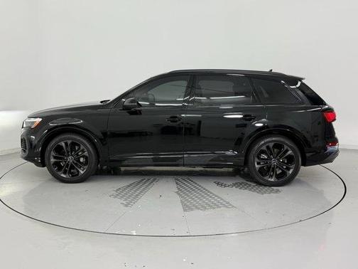 2025 Audi Q7 55 Premium Plus