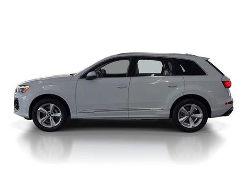 Glacier White Metallic 2025 Audi Q7 55 Premium