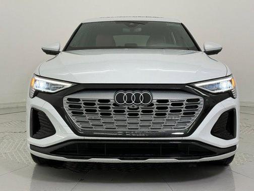 2024 Audi Q8 e-tron Premium Plus