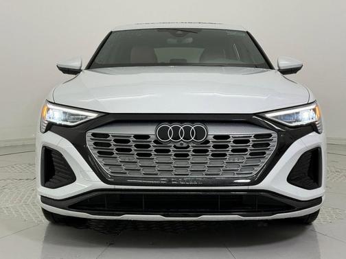 2024 Audi Q8 e-tron Premium Plus