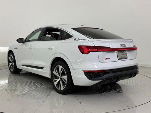 2024 Audi Q8 e-tron Premium Plus