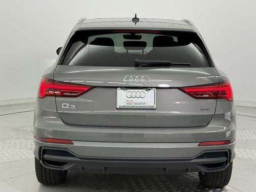 2025 Audi Q3 Premium 45 TFSI S line quattro Tiptronic