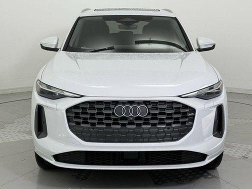 Glacier White Metallic 2025 Audi Q5 Premium TFSI quattro S tronic