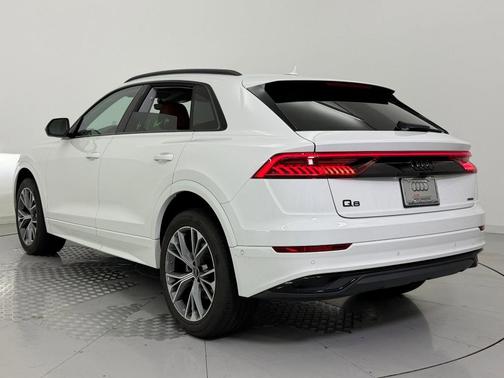 2023 Audi Q8 55 Premium