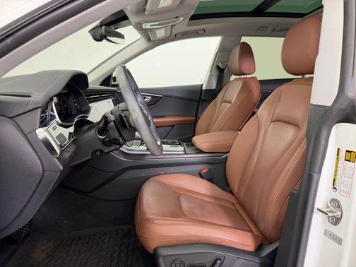 2023 Audi Q8 55 Premium