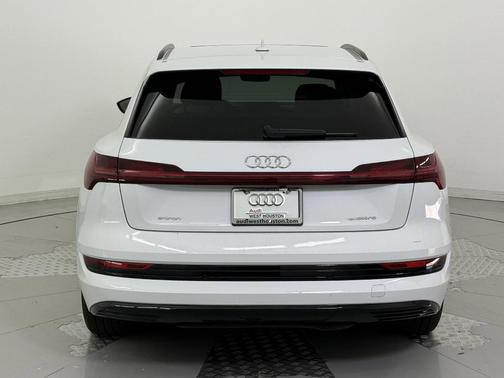 2021 Audi e-tron Premium