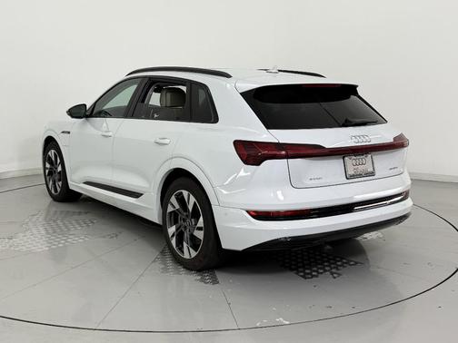 2021 Audi e-tron Premium