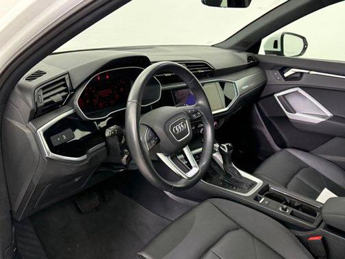 2024 Audi Q3 Premium 45 TFSI S line quattro Tiptronic
