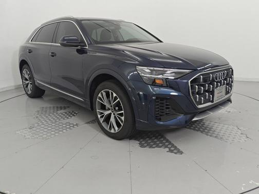 2025 Audi Q8 55 Premium