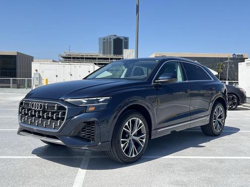 2025 Audi Q8 55 Premium