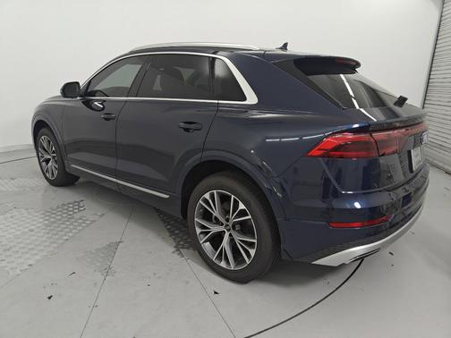 2025 Audi Q8 55 Premium