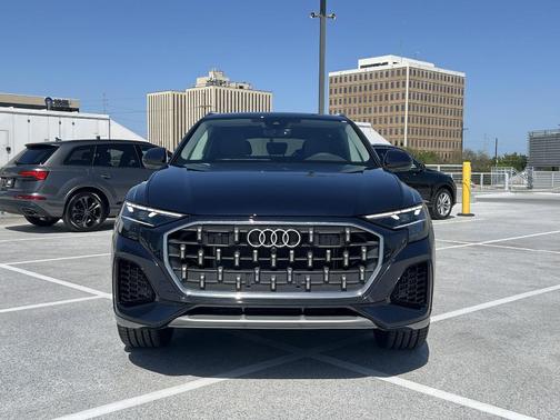 2025 Audi Q8 55 Premium