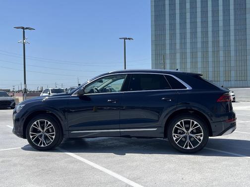 2025 Audi Q8 55 Premium