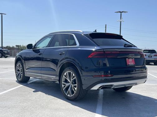 2025 Audi Q8 55 Premium