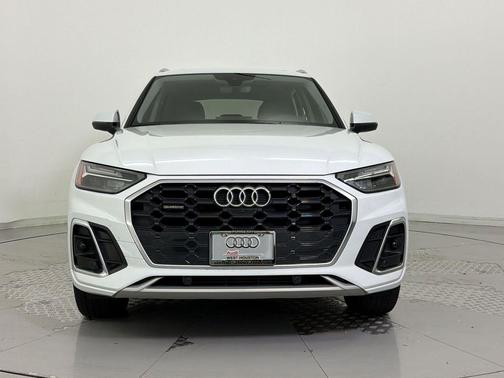 White 2023 Audi Q5 45 S line Premium Plus