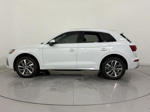 White 2023 Audi Q5 45 S line Premium Plus