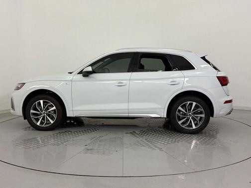 White 2023 Audi Q5 45 S line Premium Plus