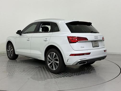 White 2023 Audi Q5 45 S line Premium Plus