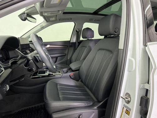 White 2023 Audi Q5 45 S line Premium Plus