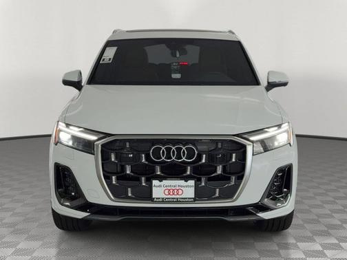 Glacier White Metallic 2026 Audi Q7 55 Premium Plus