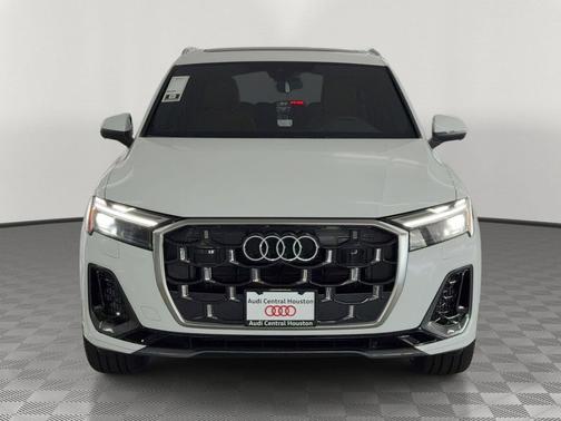 Glacier White Metallic 2026 Audi Q7 55 Premium Plus