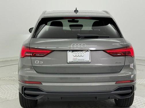 2025 Audi Q3 Premium 45 TFSI S line quattro Tiptronic
