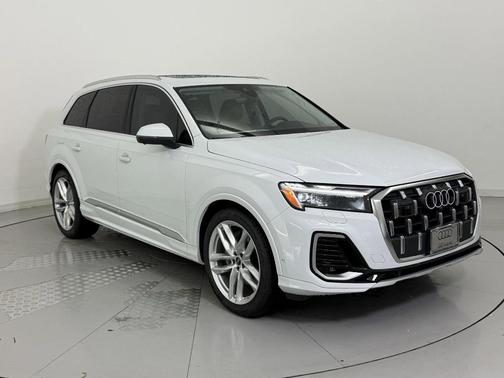 2025 Audi Q7 55 Premium Plus