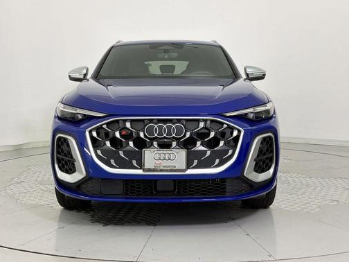 Ultra Blue Metallic 2026 Audi SQ5 3.0T Premium Plus