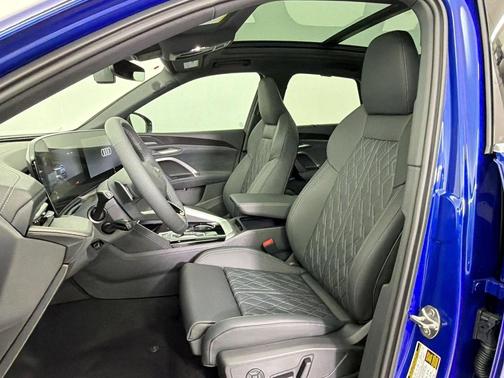 Ultra Blue Metallic 2026 Audi SQ5 3.0T Premium Plus