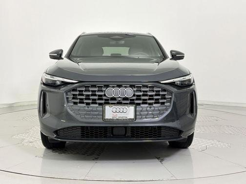 Tambora Gray Metallic 2025 Audi Q5 Premium TFSI quattro S tronic