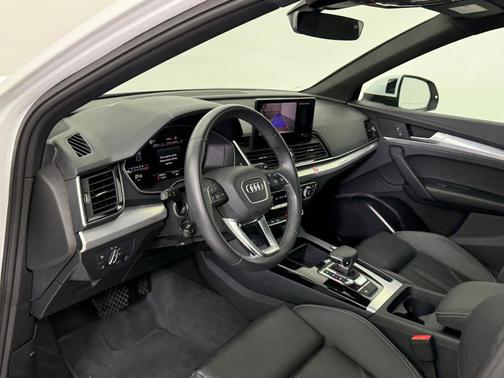 2025 Audi Q5 45 S line Premium