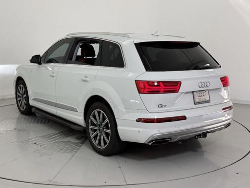 2019 Audi Q7 55 Premium Plus