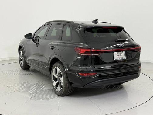 2025 Audi Q6 e-tron Premium Plus quattro