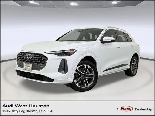 Glacier White Metallic 2025 Audi Q5 Premium TFSI quattro S tronic