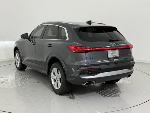 2025 Audi Q5 Premium TFSI quattro S tronic