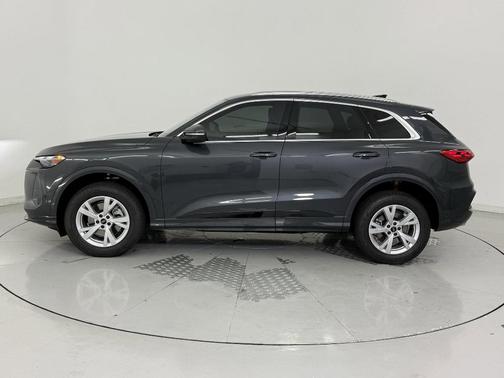 2025 Audi Q5 Premium TFSI quattro S tronic