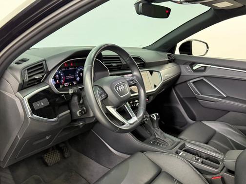 2023 Audi Q3 Premium 45 TFSI S line quattro Tiptronic