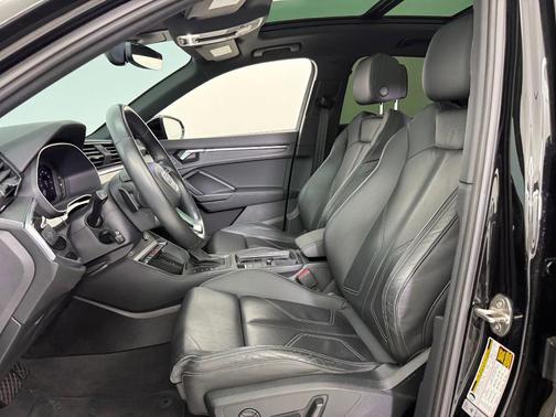 2023 Audi Q3 Premium 45 TFSI S line quattro Tiptronic