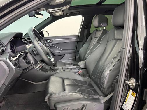 2023 Audi Q3 Premium 45 TFSI S line quattro Tiptronic