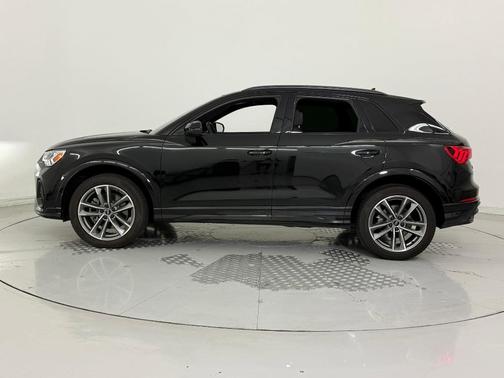 2023 Audi Q3 Premium 45 TFSI S line quattro Tiptronic