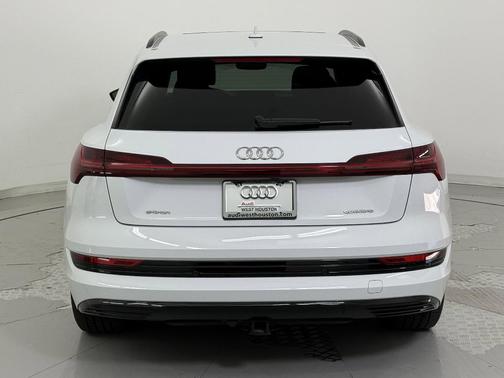 2022 Audi e-tron Premium
