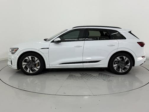 2022 Audi e-tron Premium