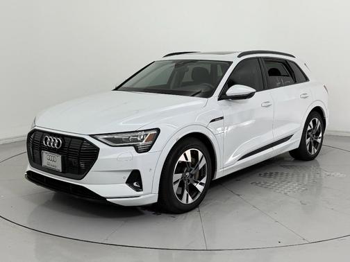 2022 Audi e-tron Premium
