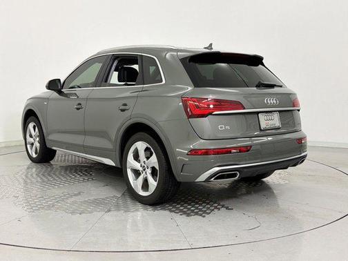 Chronos Gray Metallic 2023 Audi Q5 45 S line Premium Plus