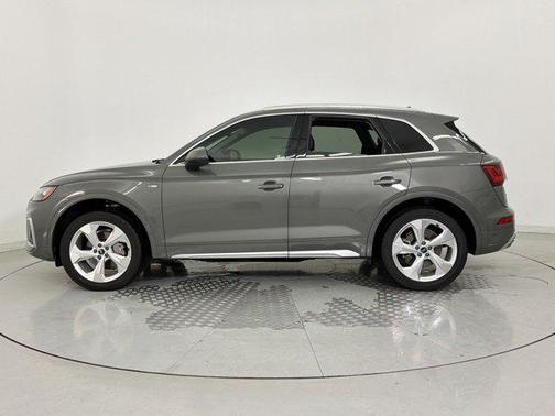 Chronos Gray Metallic 2023 Audi Q5 45 S line Premium Plus