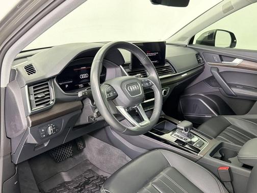 Chronos Gray Metallic 2023 Audi Q5 45 S line Premium Plus